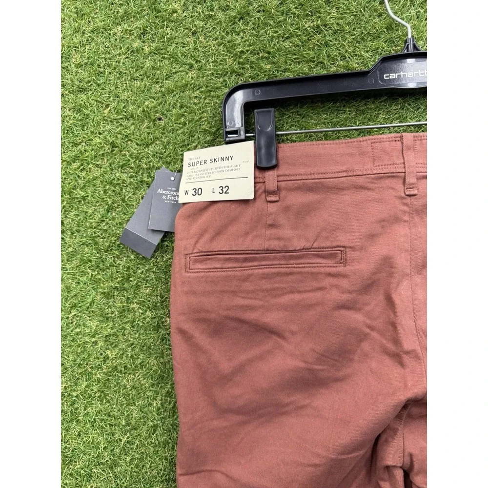 Abercrombie & Fitch shop confidence